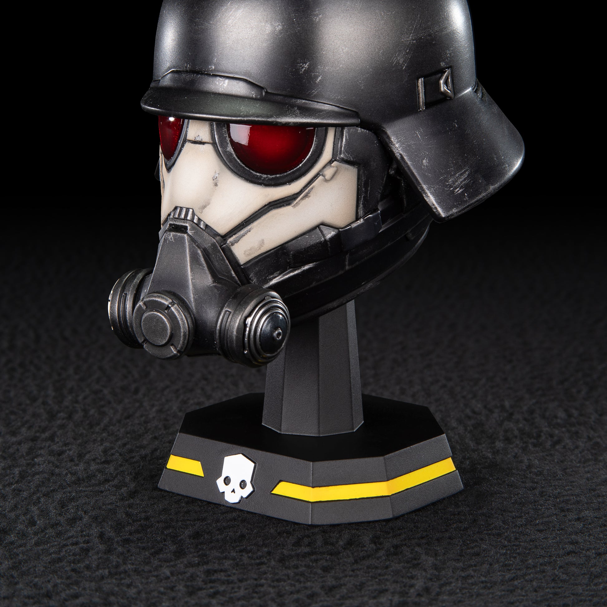 Helldivers 2 - Field Chemist Helmet 1-4 Scale - Replica