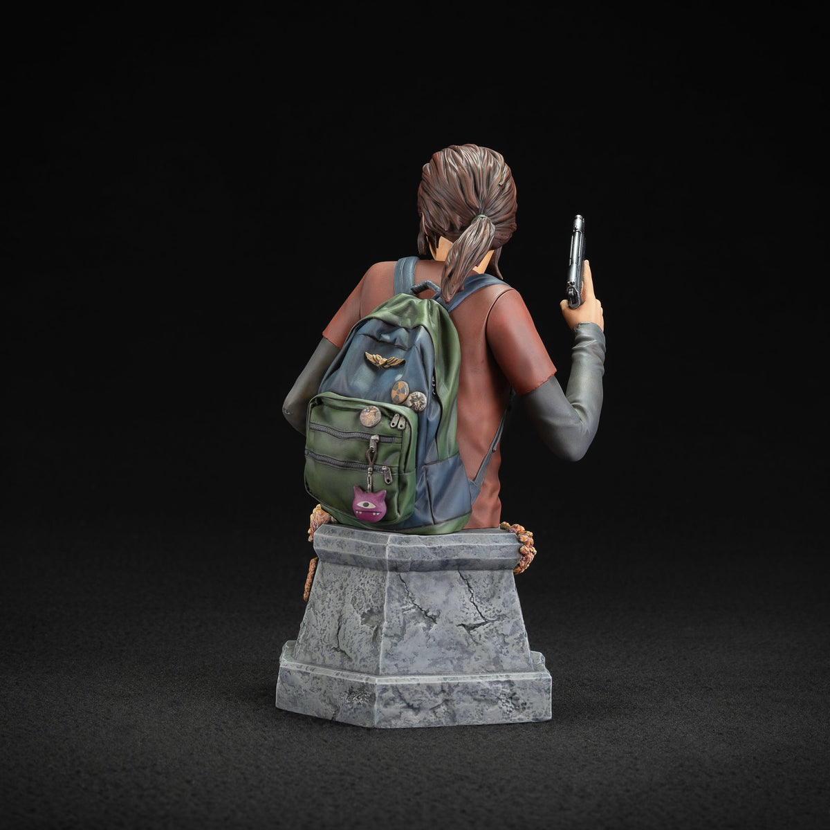 The Last of Us - Ellie With Handgun Bust - Statue